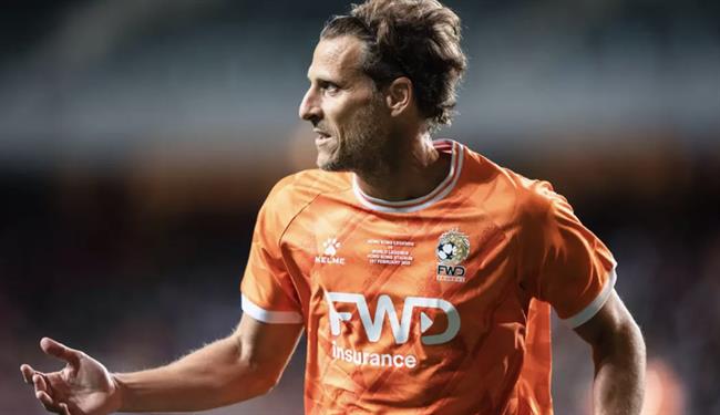 Cựu sao MU Diego Forlan nhập viện vì chấn thương nặng